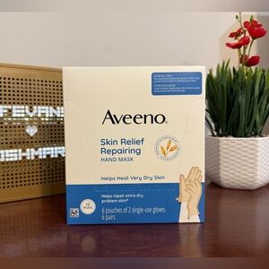 New Aveeno Skin Relief Repairing Hand Mask 6 pairs in a box